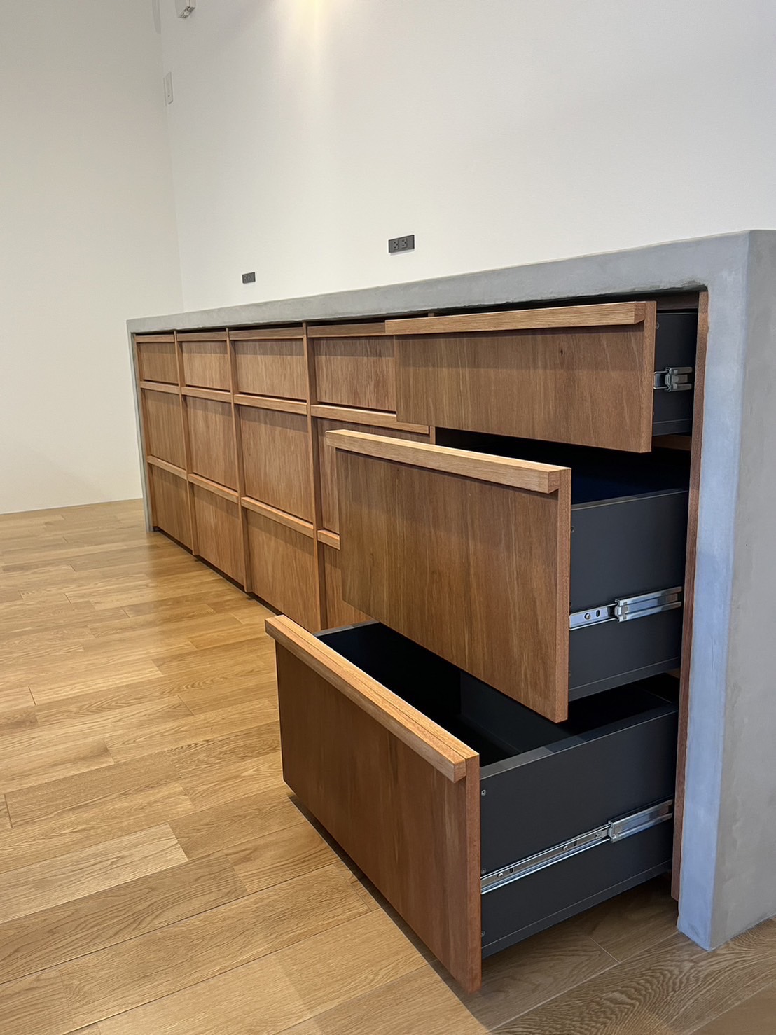 木の表情を生かした建具と造作の仕事 1