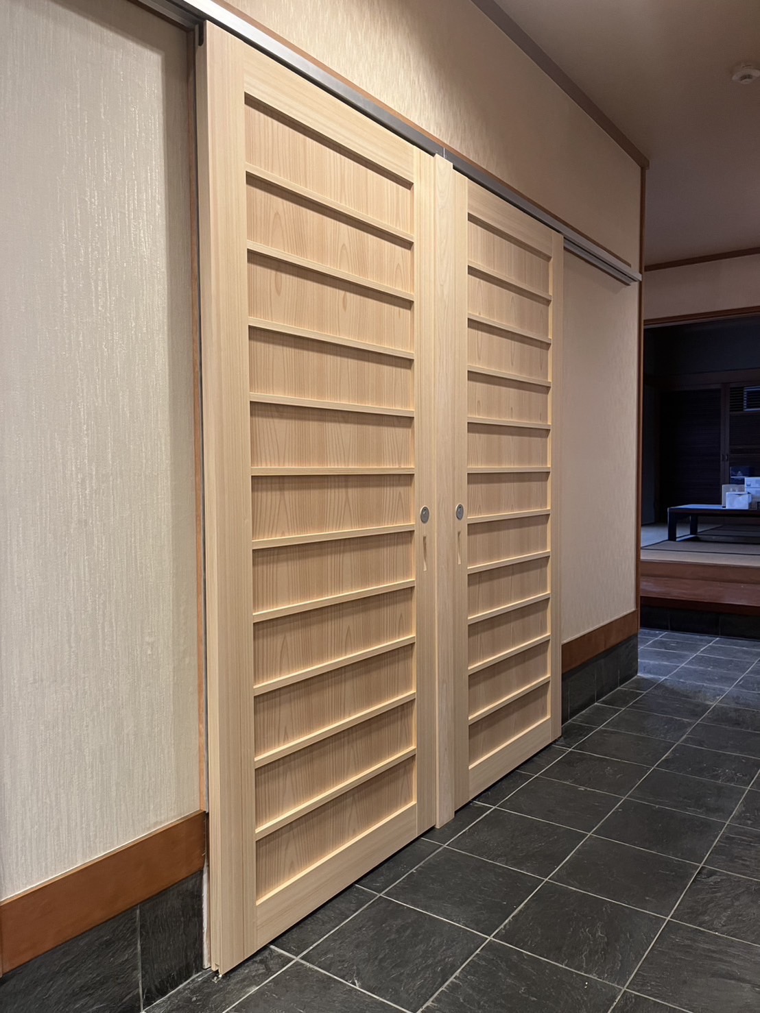 木の表情を生かした建具と造作の仕事 12