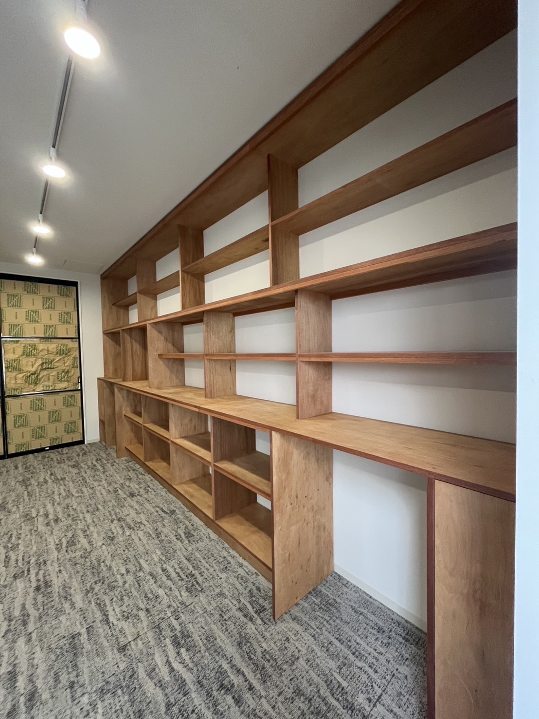 木の表情を生かした建具と造作の仕事 26